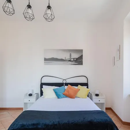 Apartment In Certosa Pigneto - Parcheggio Privato Incluso