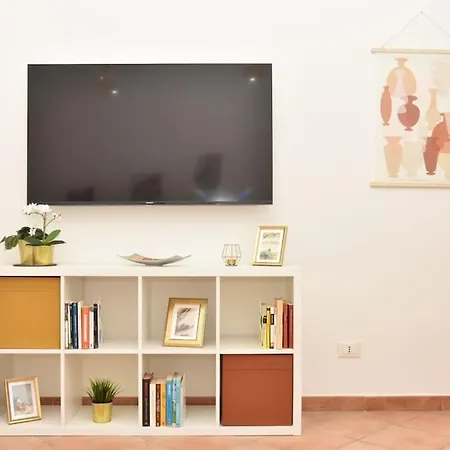 Apartment In Certosa Pigneto - Parcheggio Privato Incluso