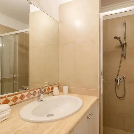 Apartamento In Certosa Pigneto - Parcheggio Privato Incluso